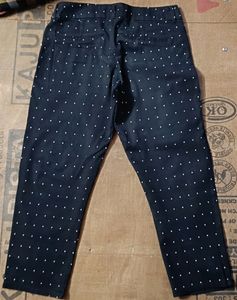 Branded Cropped Pant..