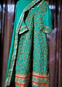 💚green pakistani suit 😍