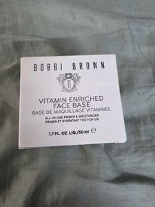 Bobbi Brown Vitamin Enriched Face Base