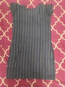 Elegant Striped Kurta Set with Vibrant Neckline