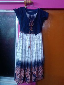 Stylish Navy &amp; White Printed Gown