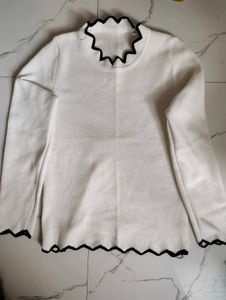White Scalloped Trim Knit sweater