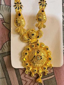 Stunning Gold-Plated Necklace Set