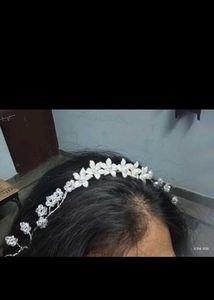 Floral & Crystal Hair Accessory hai