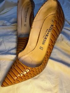 Chic Brown Snake Print Stiletto Heels