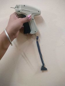 Tagging and labelling gun