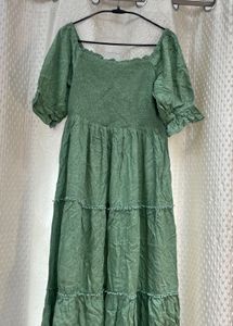 Chic Green Tiered Midi Dress