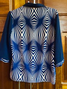 Stylish Blue Geometric Print Button-Up Top