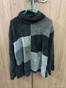 Chic Colorblock Turtleneck Sweater