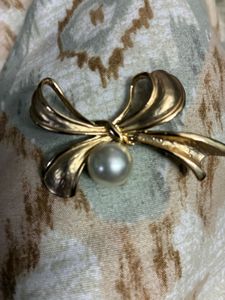 Sale!!Vintage Bow Brooch