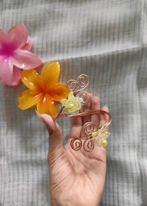 yellow floral arm cuff💛🌼