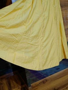 floor touch yellow gown