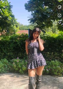 Floral Print Midi dress with free de