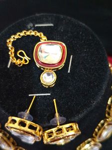 Kundan Heavy Stone Necklace With Mangtika
