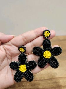 Black & Yellow Beaded Flower Earrings