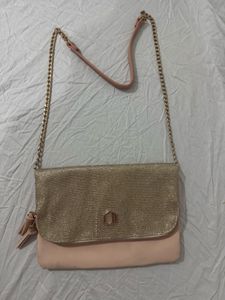 Cute Classy sling bag 💓