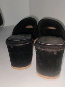 Stylish Black Heels with Glitter Accent