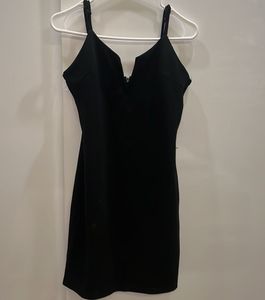 Chic Black V-Neck Mini Dress