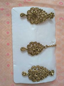 Antique Gold Rhinestone Brooch Set