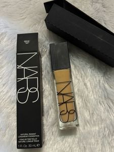 5 combo NARS Natural  Foundation and huda powder