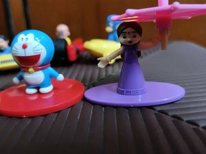 6 cadbury gems toys