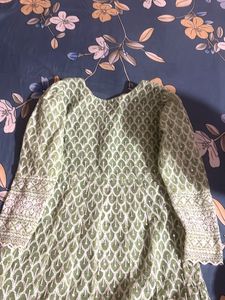 Lakhnavi  Green Embroidered Kurta