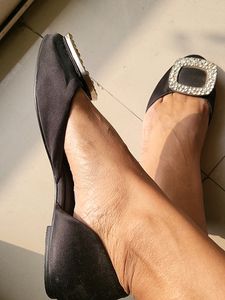 Roger Vivier Flats