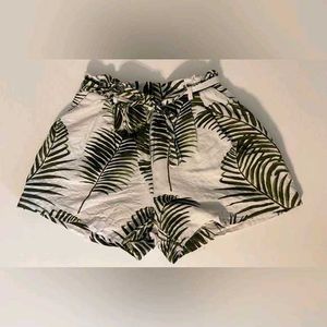 H&amp;M Palm Leaf Print High-Waisted Shorts