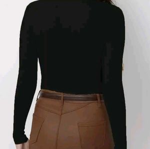 Classic Black V-Neck Long Sleeve Top