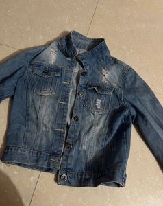 💙Classic Blue Denim Jacket with Distressed Detail