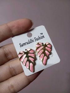 Chic Pink Leaf Earrings