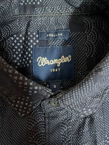 Wrangler Men's Blue Patterned Button-Down Shirt