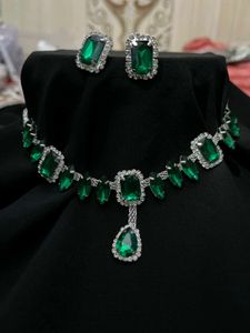 Emerald Green Necklace &amp; Earings set