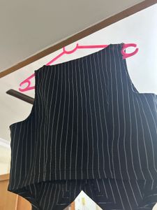 Newme Striped Black Vest - M
