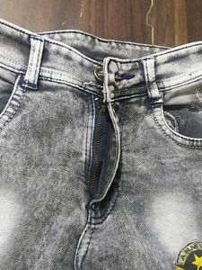 Stylish Distressed Jeans with Patches