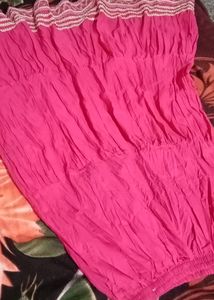 Beautiful Rose Skirt... Size 28