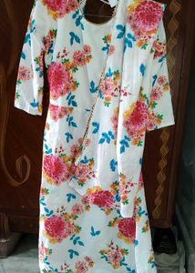 Chic White Floral Print Kurta for Women