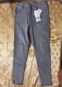 🩶 Zara Grey Skinny-Fit Jeans — New With Tags