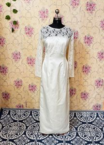 Elegant White Lace Sleeve Gown
