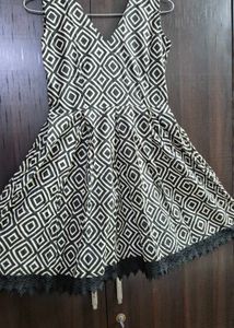 Stylish black &amp; white short cotton dress