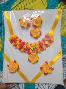New 🌼  Jewellery Set