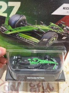 Hot Wheels F1 Premium #27 Kick SAUBER