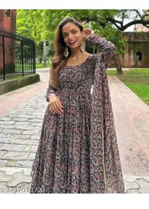 Elegant Paisley Print Kurta Set