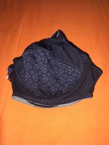 Elegant Black Bra with Pattern Detail
