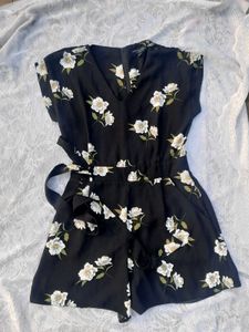 DOROTHY PERKINS Black floral playsuit
