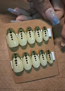 Designer Press-On Nails