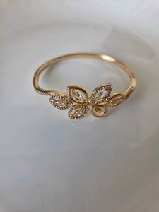 Openable beautiful bracelete