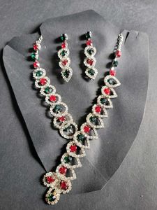 Stunning Red Green Rhinestone Necklace Set