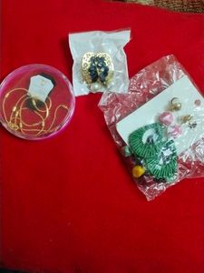 Beutiful Earrings With Chain