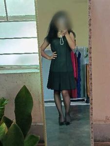 Elegant Sleeveless Black Dress